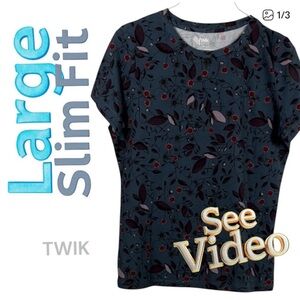 👛 (ANY 2/$25) TWIK by SIMONS Green Tones Leaf Motif Short Sleeve Tee See Video